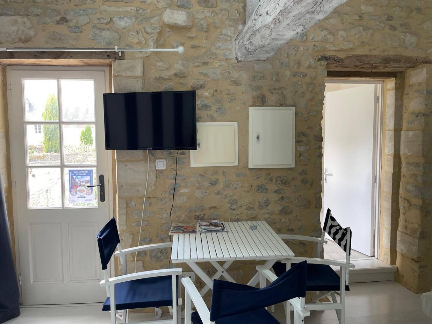 Apt Duplex Ou Plain Pied Tout Confort Plein Centre Ville Bayeux Proche Commerces, Restaurants, Avec Terrasse Privative Ou Jardin Commun Amenage Clos, Parking Gratuit A Proximite, Proche Plages Du Debarquement Exterior foto