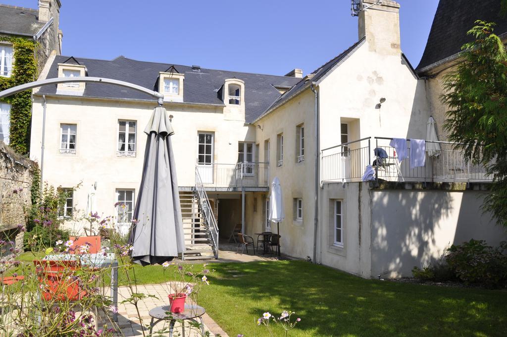 Apt Duplex Ou Plain Pied Tout Confort Plein Centre Ville Bayeux Proche Commerces, Restaurants, Avec Terrasse Privative Ou Jardin Commun Amenage Clos, Parking Gratuit A Proximite, Proche Plages Du Debarquement Zimmer foto